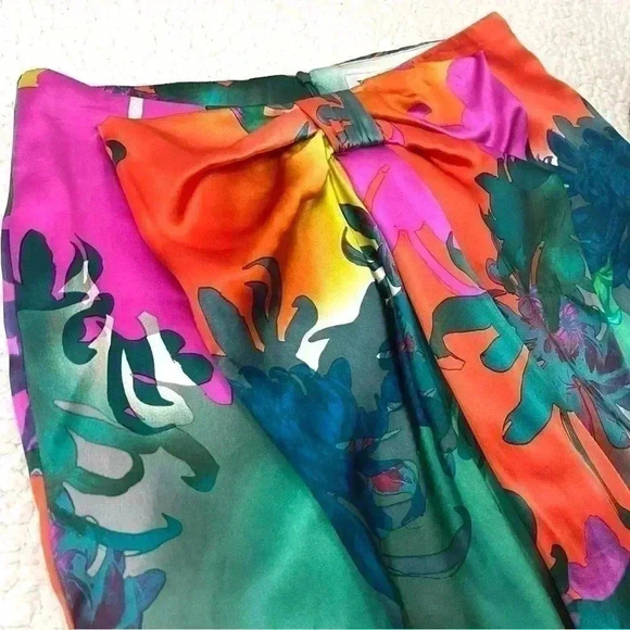NWOT Trina Turk 100% Silk High Rise Bright Floral Lined Mini Skirt Size 2 - Picture 5 of 16